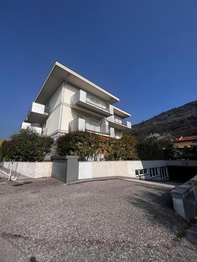 Garden & Pool Perugini Lägenhet Torbole Sul Garda Exteriör bild