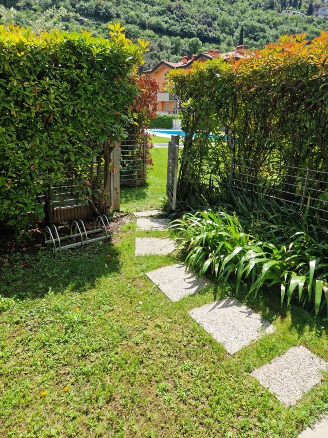 Garden & Pool Perugini Lägenhet Torbole Sul Garda Exteriör bild